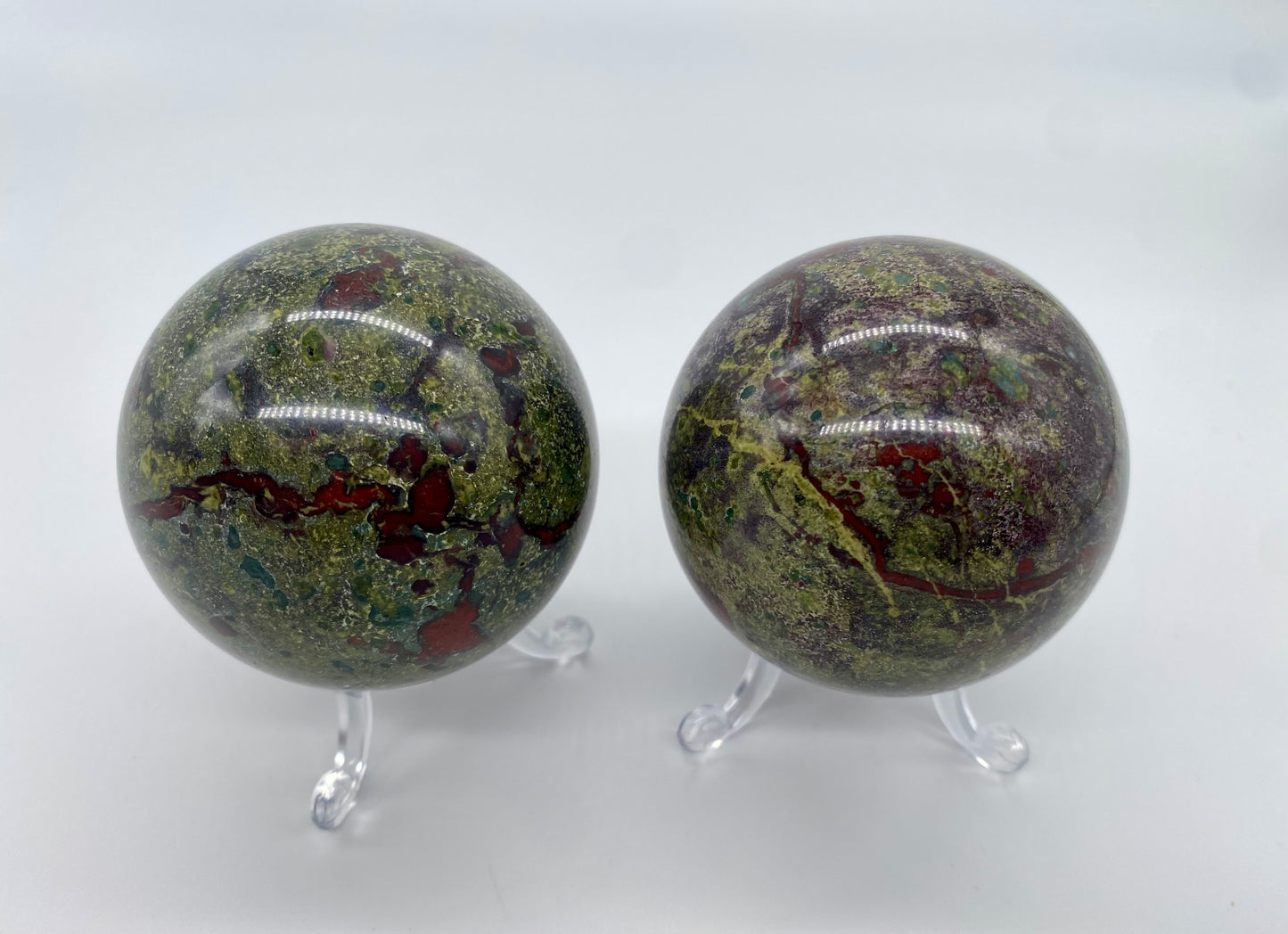 Drachenblut Jaspis Kugel