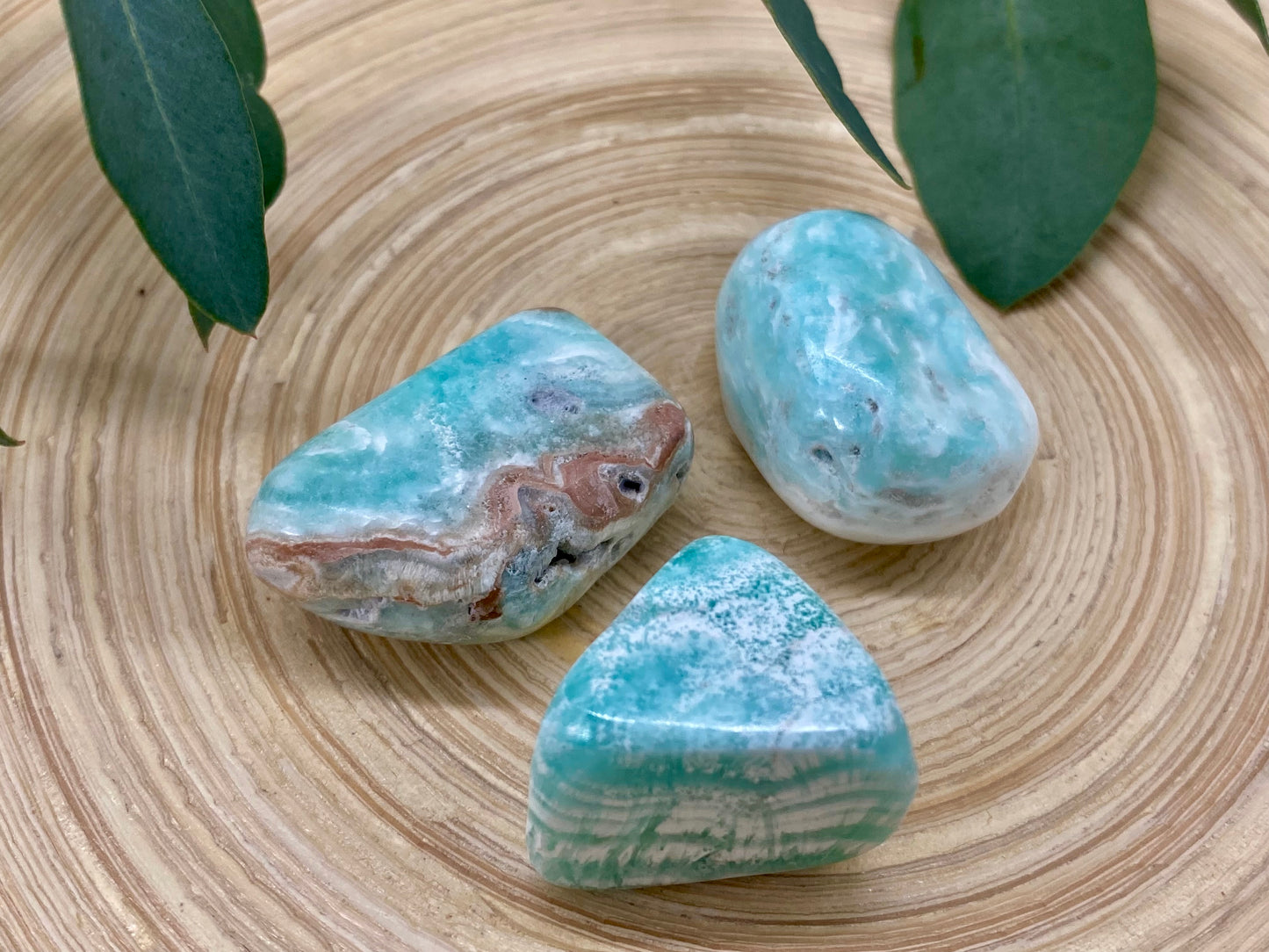 Karibischer Calcit Trommelstein